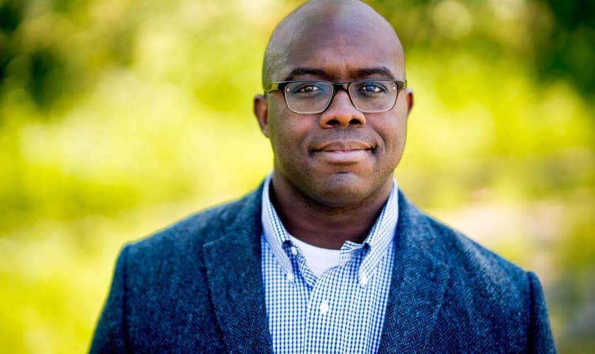 Esau McCaulley, autor de Uma Leitura Negra. (Foto: Divulgação/Mundo Cristão)