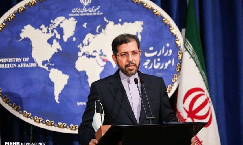 Porta-voz do Ministério das Relações Exteriores iraniano, Saeed Khatibzadeh. (Foto: Maryam Kamyab/Mehr News Agency)