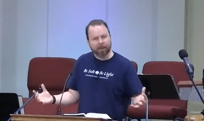 Matt Ward adotou uma política de mídia social para orientar os membros a usarem as redes com sabedoria. (Foto: Reprodução/YouTube).