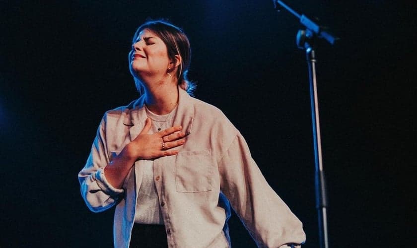 Atualmente, Laura é líder de adoração no Christ For The Nations Institute. (Foto: Instagram/Laura Souguellis)