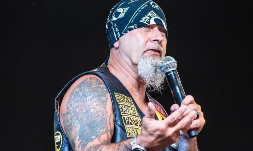 O pastor Brian Cole passou mais de 30 anos aprisionado no ocultismo. (Foto: Brian Cole/Facebook).