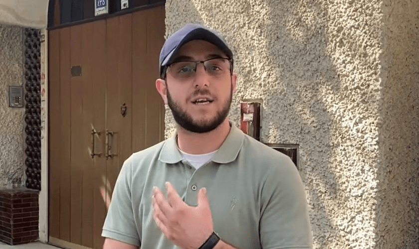 Babak Hosseinzadeh e Behnam Akhlaghi foram detidos em 2019. (Foto: Reprodução/Vimeo).