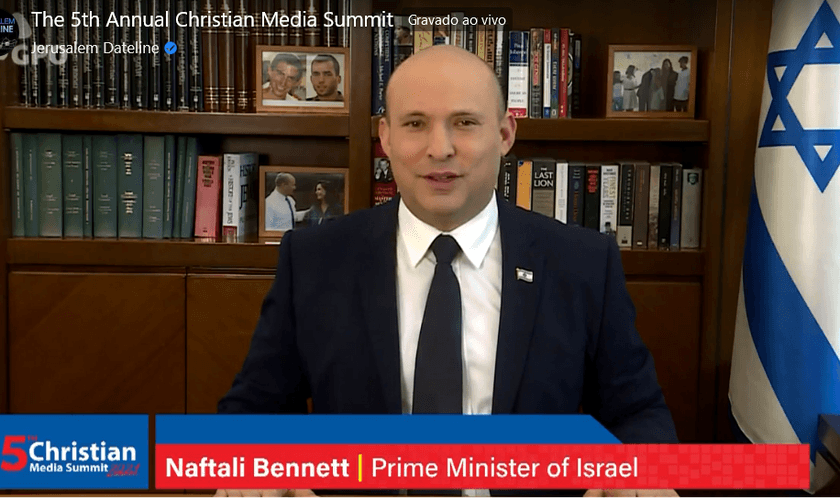 O primeiro-ministro israelense Naftali Bennett participou de cúpula da Mídia Cristã. (Foto: Vídeo Jerusalem Dateline)
