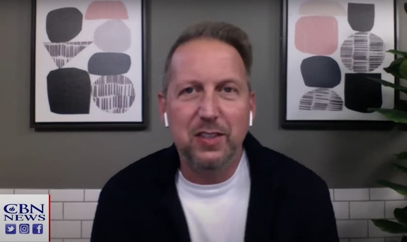 Bobby Gruenewald, ex-ateu que se converteu ao ler a Bíblia. (Foto: Captura de tela/Youtube)