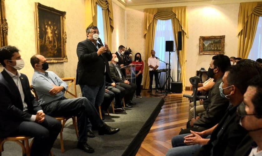 Os kits são compostos de teclado, contrabaixo, bateria, violão, guitarra e microfone. (Foto: Nael Reis/Governo do Maranhão).