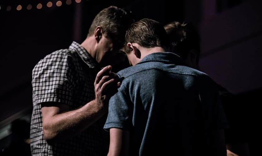 Durante três anos, o menino foi pertubado por vozes. (Foto: Unsplash/Jack Sharp).