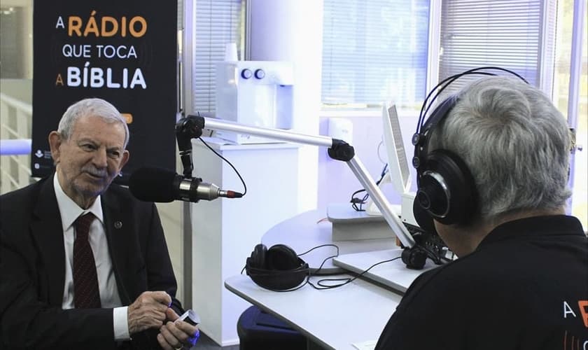 A Rádio Bíblia SBB entrou em operação no dia 12 de dezembro. (Foto: Instagram/SBB)