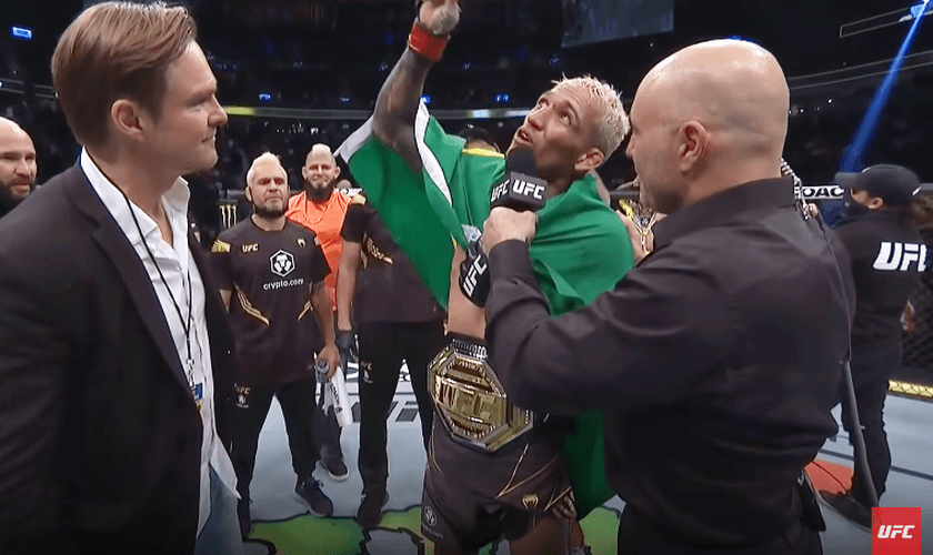 Charles do Bronx agradeceu a Deus no octógono. (Foto: Captura de tela/YouTube/UFC Brasil)