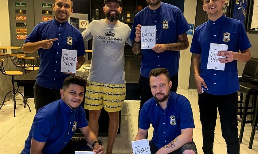 A ação “Crescimento do Reino” doa exemplares das Escrituras há 4 anos. (Foto: Crescimento do Reino).