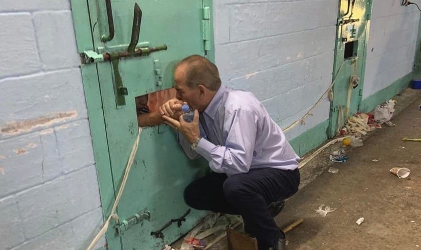 As autoridades penitenciárias da Argentina permitiram a criação de blocos evangélicos. (Foto: Instagram/ Pastor Oscar Jesús Sensini).
