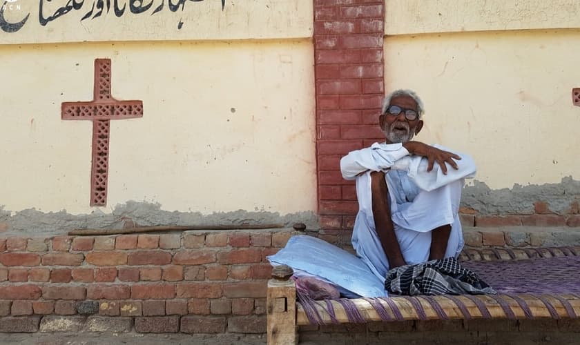Mais de 400 milhões de cristãos vivem em países que perseguem igrejas. (Foto: Facebook/Aid to the Church in Need UK)