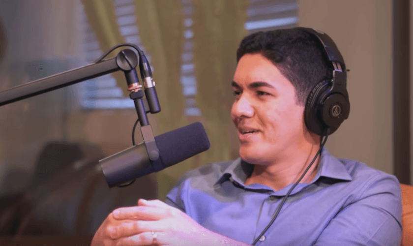 Antônio Júnior participa do podcast Positivamente. (Print da tela YouTube Positivamente)