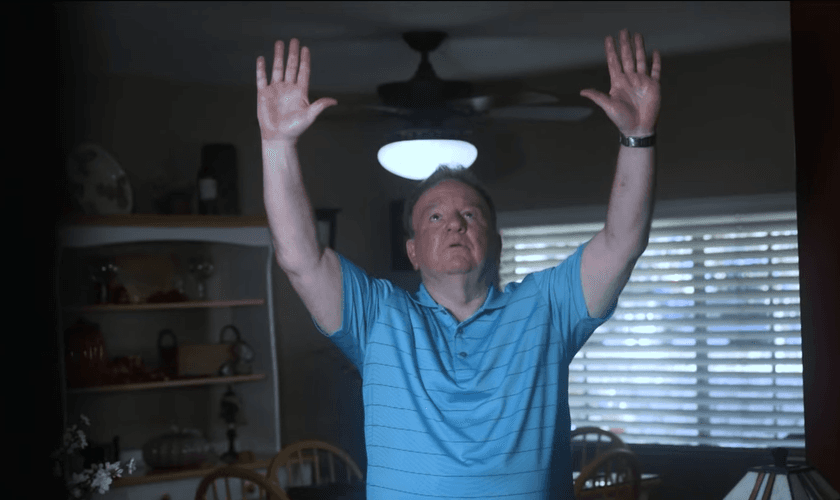 Joe Eterno sofria de fortes dores e tinha dificuldade em se movimentar. (Foto: YouTube/The 700 Club).