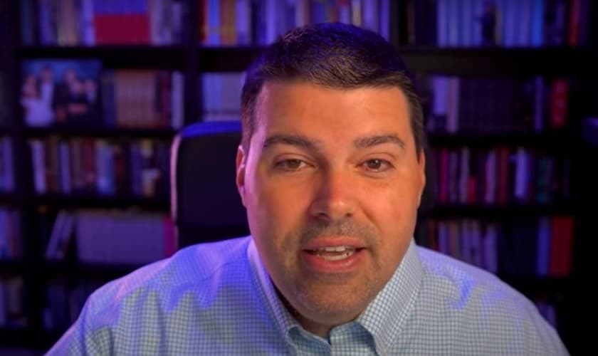 Tony Reinke, escritor e apresentador do podcast Ask Pastor John. (Foto: Captura de tela/YouTube Desiring God)