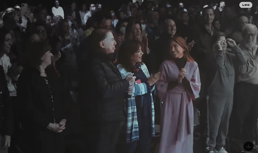 Família Abravanel em culto na Lagoinha Orlando Church. (Foto: Reprodução/YouTube/Lagoinha USA)