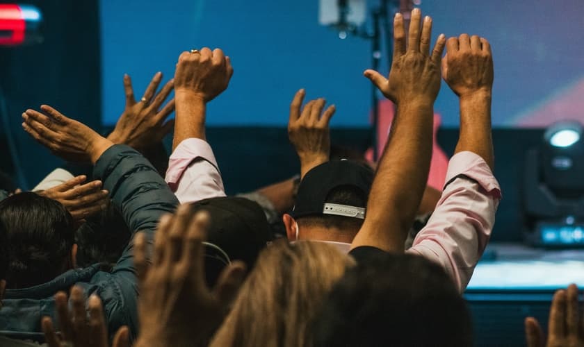 Entre os evangélicos, pentecostais e carismáticos são os que mais crescem. (Foto: Elissa Garcia / Unsplash)