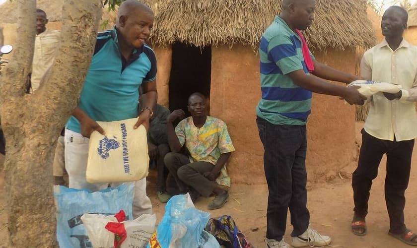Missionários em atuação na Nigéria. (Foto: Reprodução/Afri-Mission and Evangelism Network)