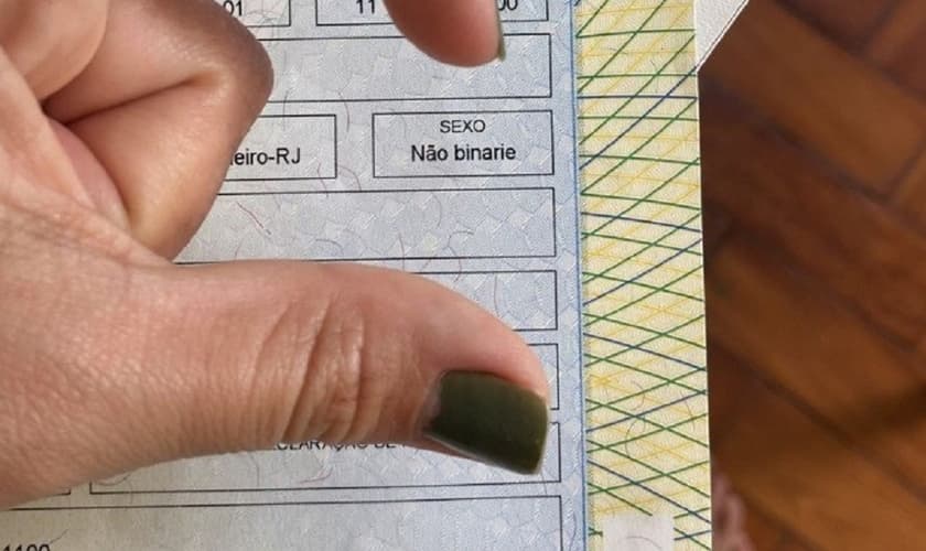 Documento mostrando alteração para "não binárie". (Foto: Divulgação)