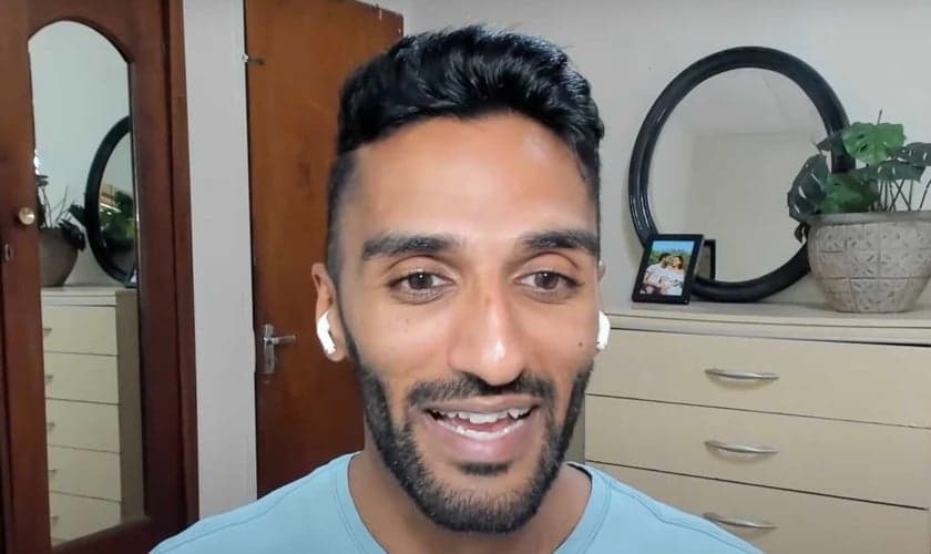 Sathiya Sam compartilha testemunho sobre libertação do vício em pornografia. (Foto: Reprodução / CBN News)