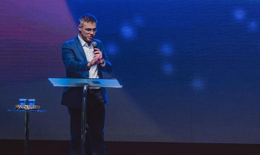 Ministro do STF, André Mendonça, em palestra no Fórum Cristão de Governo. (Foto: Reprodução/Facebook Fonte da Vida)