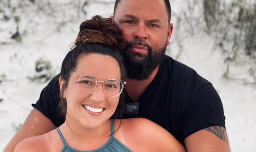 Rich e Shay Walters compartilham sua história de libertação e redenção. (Foto: Reprodução / Facebook)