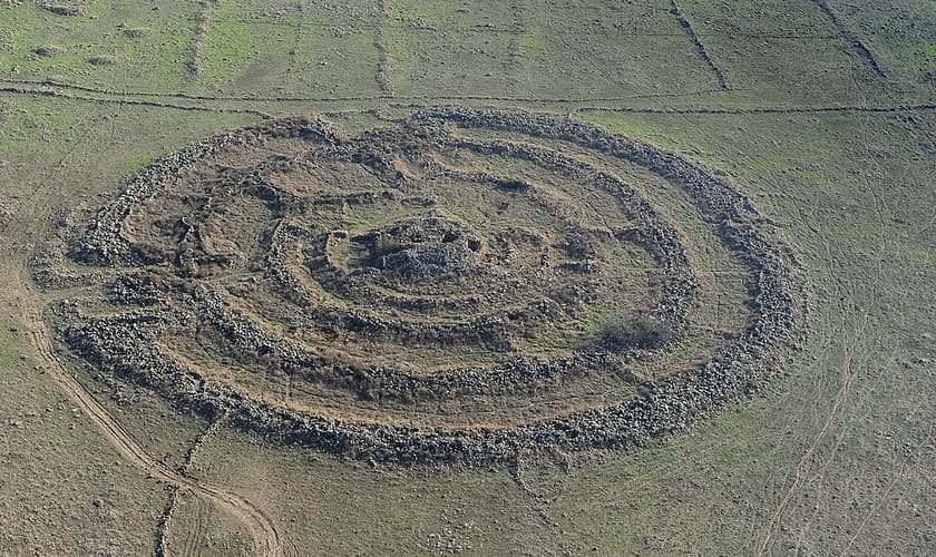Gilgal Refaim, ou Roda dos Gigantes, nas Colinas de Golã. (Foto: Abraham Graicer/Wikimedia Commons)