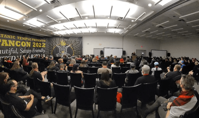 Satanistas tentam introduzir o “Clube de Satanás” nas escolas. (Foto: The Satanic Temple/Instagram)