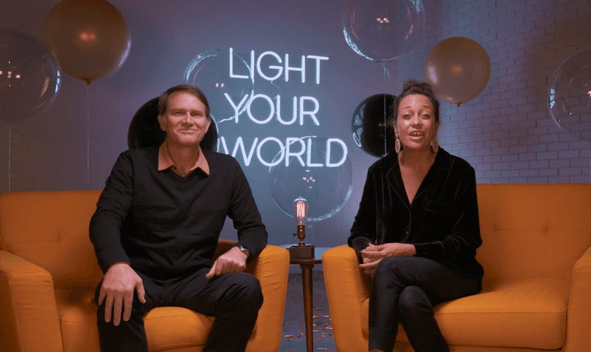 “Light Your World” foi produzido pela Associação Luis Palau. (Foto: Reprodução/Light Your World).