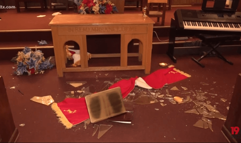 Os dois meninos, de 8 e 9 anos, foram identificados pela câmara de segurança. (Foto: Reprodução/News 19WLTX).