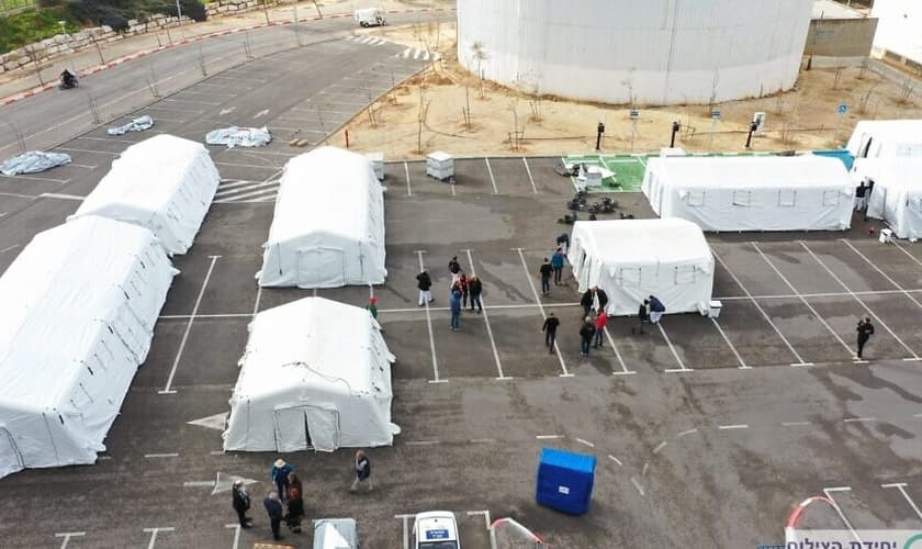 Israel prepara um hospital de campanha que será transportado à Ucrânia. (Foto: Sheba Medical Center).