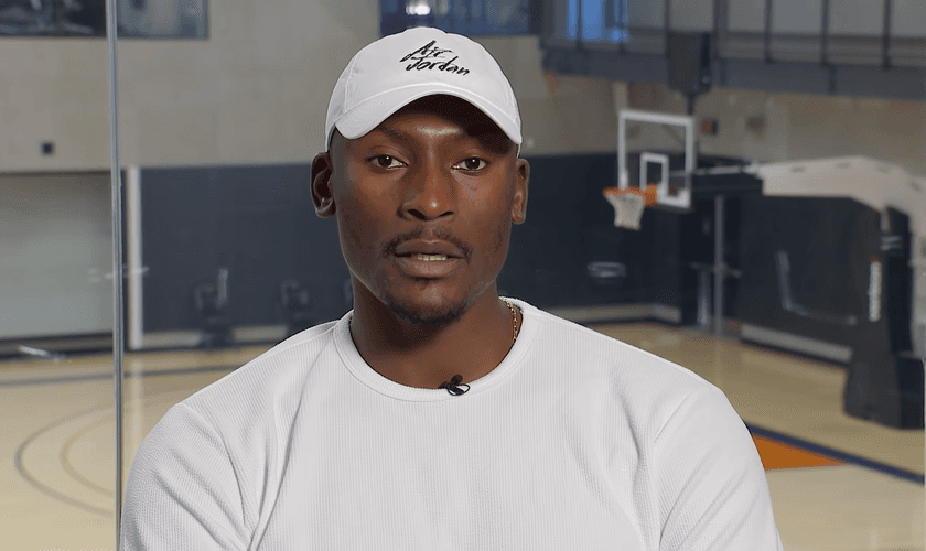 Bismack Biyombo irá doar todo salário de 1,3 milhão de dólares para o projeto social. (Foto: YouTube/Bismack Biyombo Foundation).