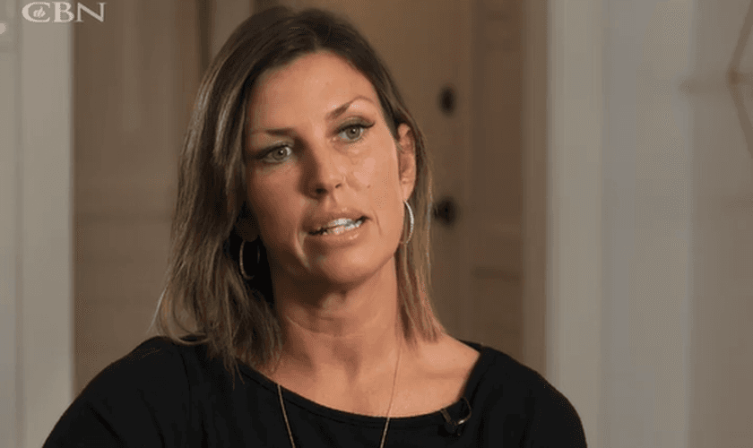 Kelly Lester teve a vida salva e restaurada por Deus. (Foto: Reprodução/CBN News).