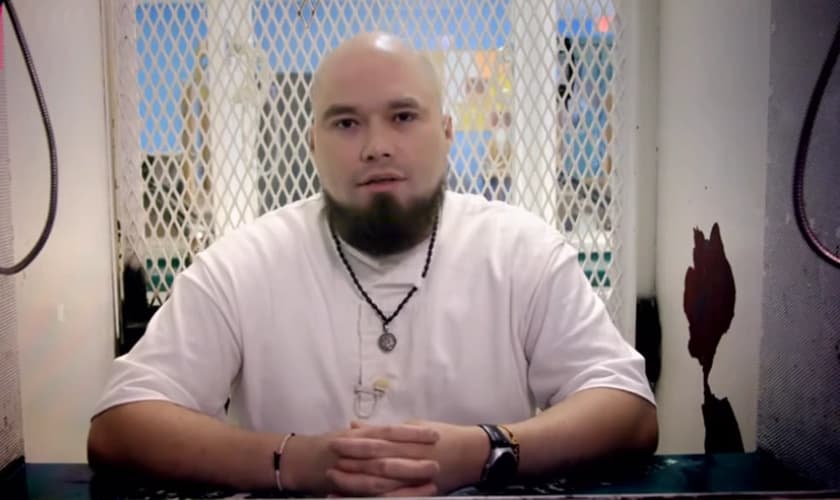 John Henry Ramirez poderá receber oração de seu pastor durante execução. (Foto: YouTube/BBC Three).