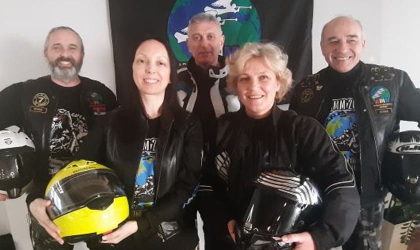 Membros do motoclube Three Angels. (Foto: Reprodução/Adventist Review/TED)