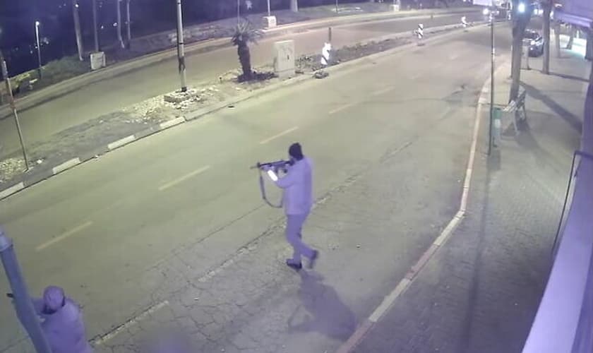 Suspeitos de um ataque terrorista em Hadera, em 27 de março de 2022. (Captura de tela: Twitter Arieh Kovler)