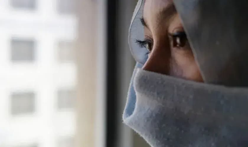 Muçulmanas que se convertem ao cristianismo são perseguidas pela própria família. (Foto representativa: Portas Abertas)