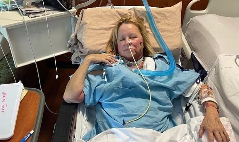 Debbie no hospital. (Foto: Captura de tela/Vídeo CBN News)