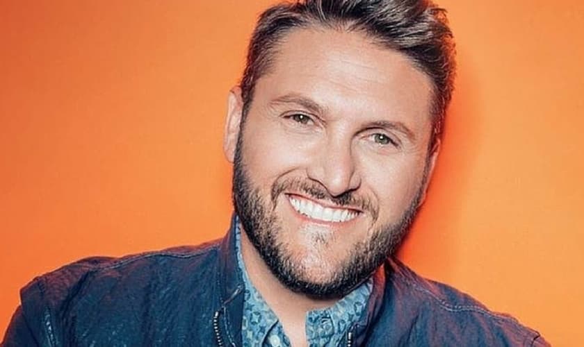 Jody McBrayer escreveu um livro de memórias para ajudar pessoas com depressão. (Foto: Reprodução/Deezer)