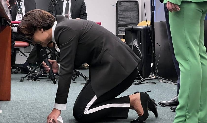 Primeira-dama Michelle Bolsonaro em culto na Câmara. (Foto: Frente Parlamentar Evangélica)