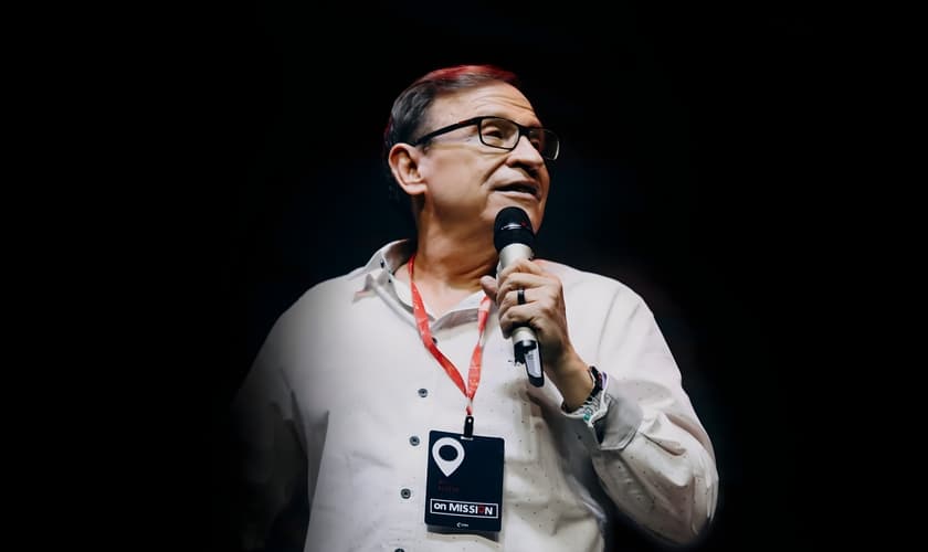 Pr. Abe Huber ministra na On Mission, realizada na Paz Church, em SP. (Foto: Francielle Cecilia / Global Awakening)