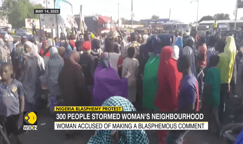 Os muçulmanos também depredaram e saquearam lojas de proprietários cristãos. (Foto: Reprodução/WION).