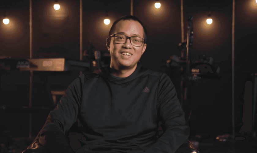 Ide Viriya sofria opressão maligna desde sua infância. (Foto: Youtube/Delafé Testimonies).