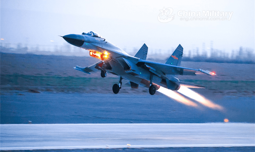 A patrulha aérea aconteceu sobre os mares do Japão e do Leste da China. (Foto: China Defense Ministry/Cui Baoliang).