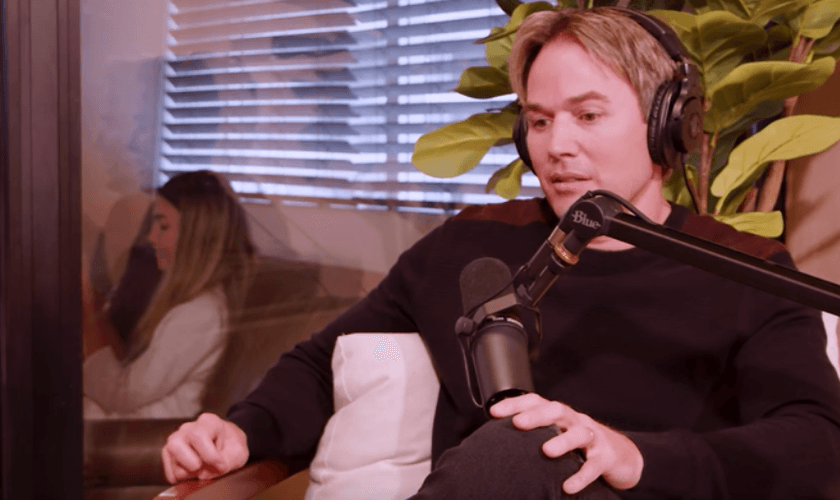 Chris Durán no Positivamente Podcast. (Captura de tela YouTube Positivamente Podcast)