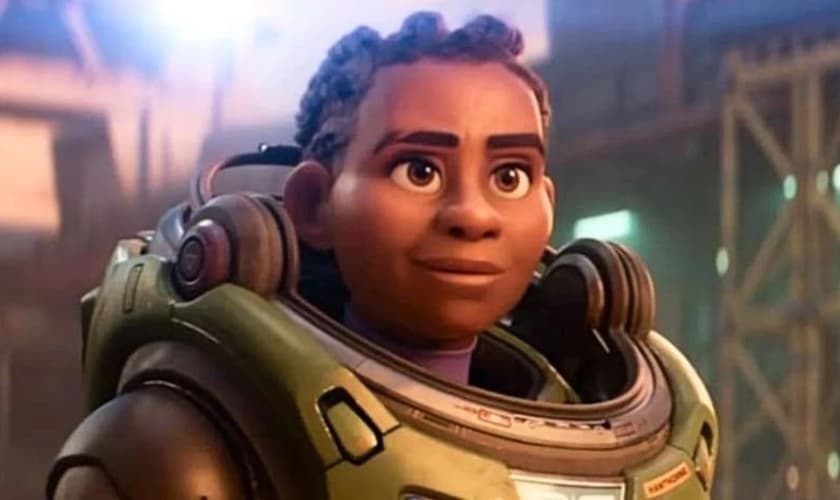 Com beijo lésbico, o desenho da Disney “Lightyear” é proibido em 14 países. (Foto: Divulgação)