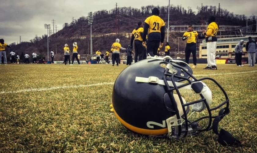 Jogador de futebol americano, Khari Willis, abandonou o esporte para se dedicar à pregação do Evangelho. (Foto: Reprodução/Twitter Oficial da NFL)