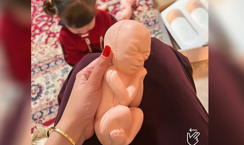 Menina de 11 anos engravida após estupro e reacende a polêmica sobre o aborto. (Foto ilustrativa: Reprodução/Instagram Ana Campagnolo)