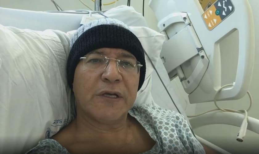 Cantor Sérgio Lopes. (Foto: Captura de tela/Instagram Sergio Lopes Poeta)