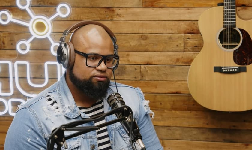 Pastor Gilberto Araújo, fundador do movimento Fire Universitário. (Foto: Captura de tela/YouTube Cortes do Hub)