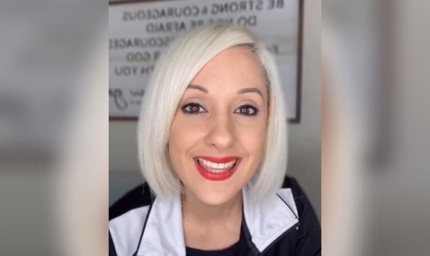Cristina Baker foi resgatada da escuridão por Jesus. (Foto: Instagram/Cristina Baker).